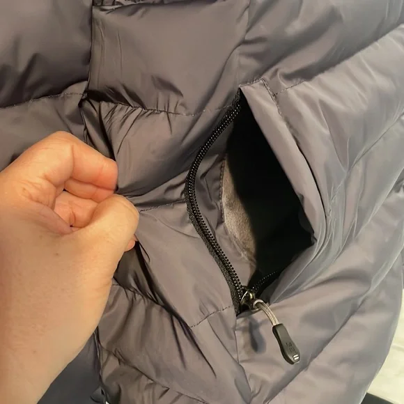 Puffer Jacket with Hood in Navy - Picture 3 of 9